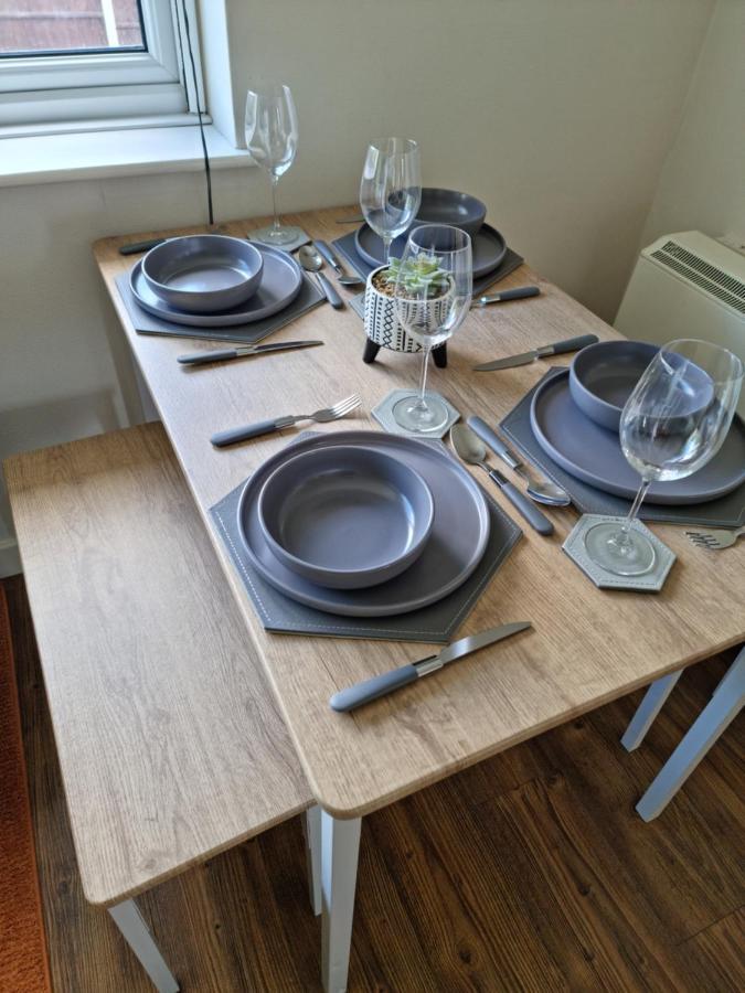 Lovely 2 Bedroom Serviced Apartment With Parking Mansfield Exterior foto